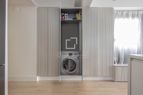 Ático de 2 dormitorios en venta en Barcelona, Cataluña, Spain № 3901 - foto 26