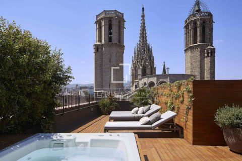 Ático de 2 dormitorios en venta en Barcelona, Cataluña, Spain № 3901 - foto 2