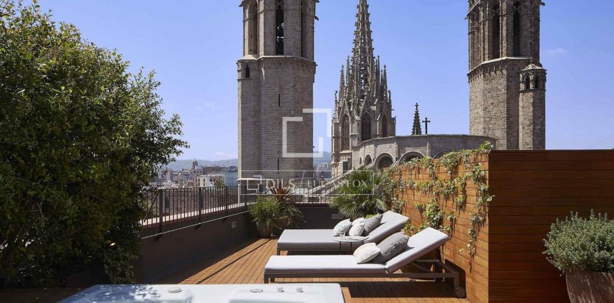 Ático de 2 dormitorios en venta en Barcelona, Cataluña, Spain № 3901