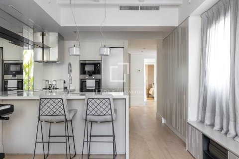 Ático de 2 dormitorios en venta en Barcelona, Cataluña, Spain № 3901 - foto 11