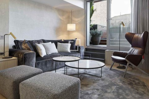 Ático de 2 dormitorios en venta en Barcelona, Cataluña, Spain № 3901 - foto 4