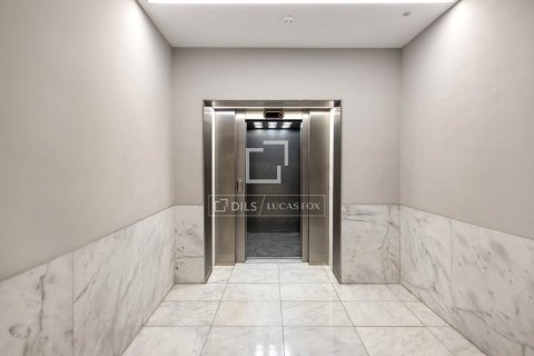 Ático de 2 dormitorios en venta en Barcelona, Cataluña, Spain № 3901 - foto 28