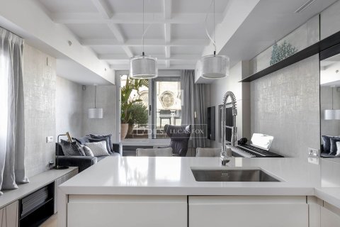 Ático de 2 dormitorios en venta en Barcelona, Cataluña, Spain № 3901 - foto 10