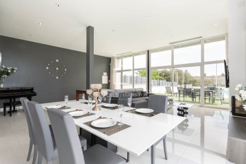 8 chambres villa à vendre à Castelldefels, Barcelona, Catalonia, Spain № 3903 - photo 14