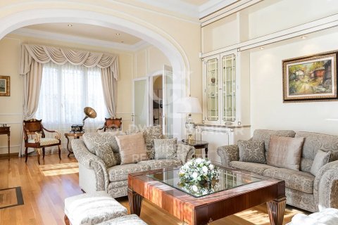 Купить виллу в Эсплугес-де-Льобрегат, Испания с 9 спален, 734м², № 7950 - фото 8