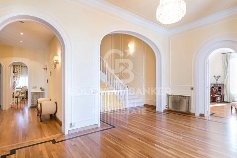 Купить виллу в Эсплугес-де-Льобрегат, Испания с 9 спален, 734м², № 7950 - фото 6