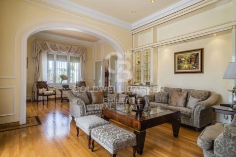 Купить виллу в Эсплугес-де-Льобрегат, Испания с 9 спален, 734м², № 7950 - фото 20