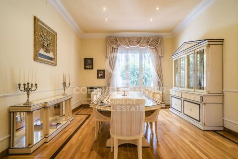 Купить виллу в Эсплугес-де-Льобрегат, Испания с 9 спален, 734м², № 7950 - фото 18
