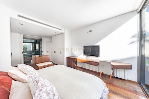 Сasa de 4 dormitorios en venta en Barcelona, Cataluña, Spain № 6892 - foto 21