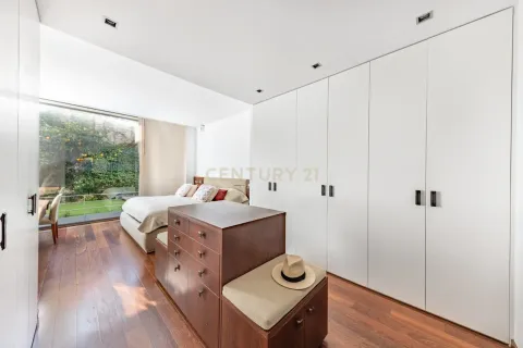 Сasa de 4 dormitorios en venta en Barcelona, Cataluña, Spain № 6892 - foto 19