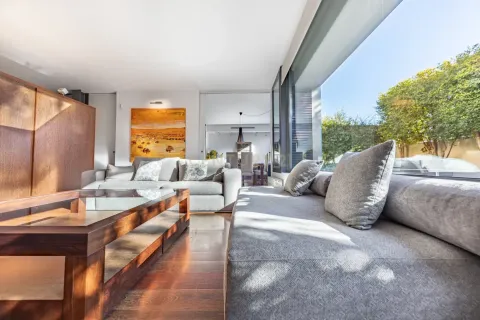 Сasa de 4 dormitorios en venta en Barcelona, Cataluña, Spain № 6892 - foto 5