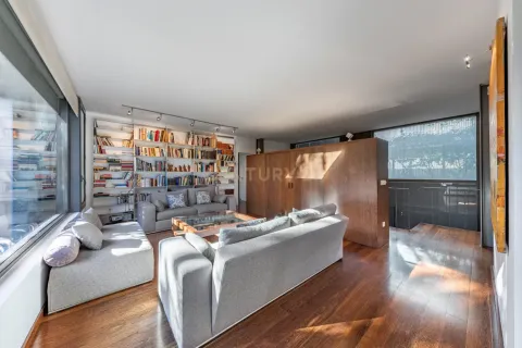 Сasa de 4 dormitorios en venta en Barcelona, Cataluña, Spain № 6892 - foto 4