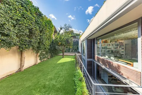 Сasa de 4 dormitorios en venta en Barcelona, Cataluña, Spain № 6892 - foto 27