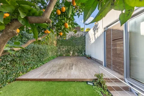 Сasa de 4 dormitorios en venta en Barcelona, Cataluña, Spain № 6892 - foto 25