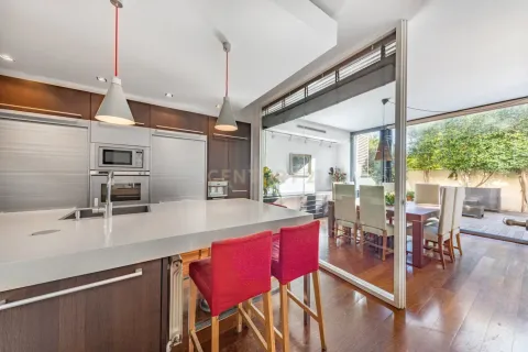 Сasa de 4 dormitorios en venta en Barcelona, Cataluña, Spain № 6892 - foto 9