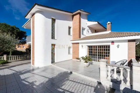 Сasa de 5 dormitorios en venta en Tordera, Barcelona, Cataluña, Spain № 6891 - foto 5