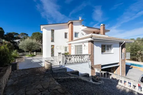 Сasa de 5 dormitorios en venta en Tordera, Barcelona, Cataluña, Spain № 6891 - foto 2