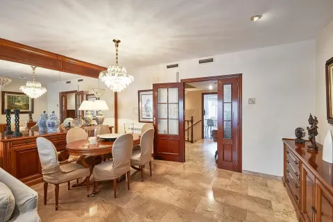 Сasa de 4 dormitorios en venta en Badalona, Barcelona, Cataluña, Spain № 6893 - foto 3