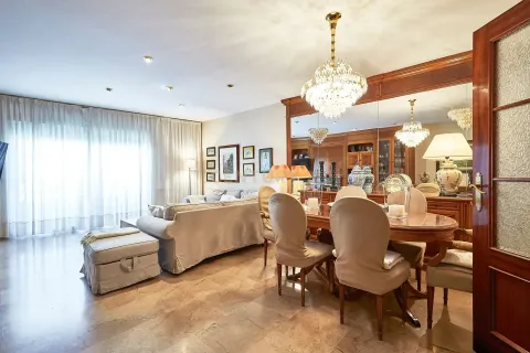 Сasa de 4 dormitorios en venta en Badalona, Barcelona, Cataluña, Spain № 6893 - foto 7