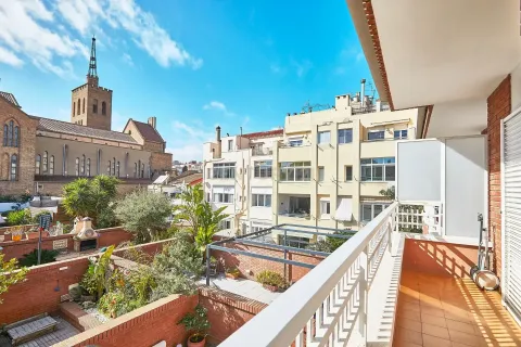 Сasa de 4 dormitorios en venta en Badalona, Barcelona, Cataluña, Spain № 6893 - foto 30