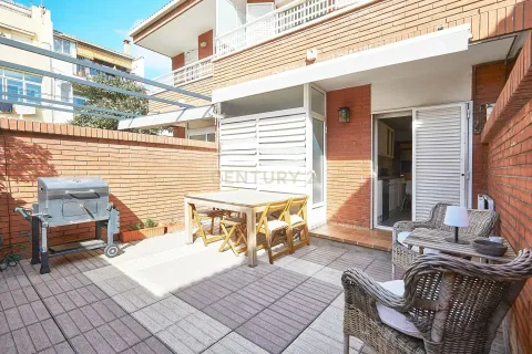 Сasa de 4 dormitorios en venta en Badalona, Barcelona, Cataluña, Spain № 6893 - foto 12