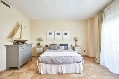 Сasa de 4 dormitorios en venta en Badalona, Barcelona, Cataluña, Spain № 6893 - foto 20