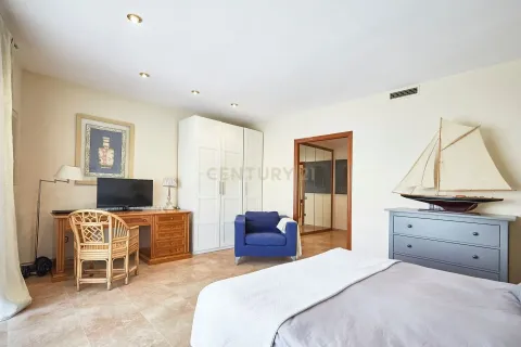 Сasa de 4 dormitorios en venta en Badalona, Barcelona, Cataluña, Spain № 6893 - foto 22