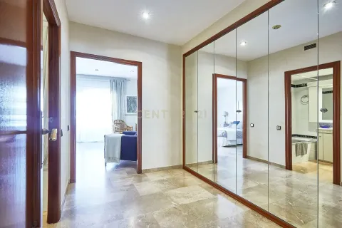 Сasa de 4 dormitorios en venta en Badalona, Barcelona, Cataluña, Spain № 6893 - foto 24