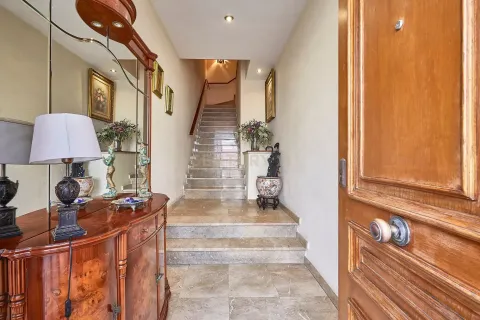 Сasa de 4 dormitorios en venta en Badalona, Barcelona, Cataluña, Spain № 6893 - foto 15