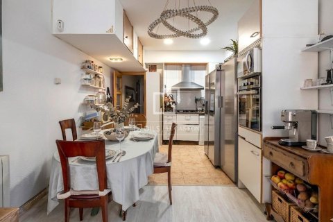 Купить квартиру в Барселона, Испания с 4 спальни, 88м², № 7182 - фото 14