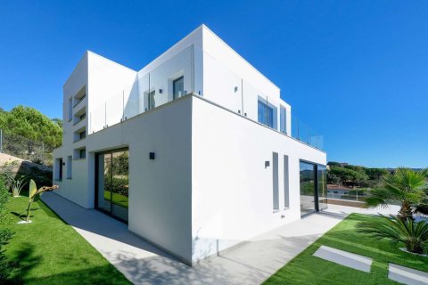 3 bedrooms house for sale in Lloret de Mar, Girona, Catalonia, Spain № 7186 - photo 26