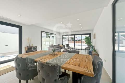 Купить виллу в Эмпуриабрава, Испания с 4 спальни, 252м², № 7734 - фото 25