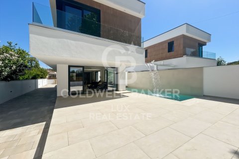 Купить виллу в Эмпуриабрава, Испания с 4 спальни, 252м², № 7734 - фото 2