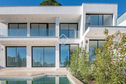 Вилла с 5 спальнями в Кастель-Пладжа-д'Аро, Герона, Каталония, Испания № 2691