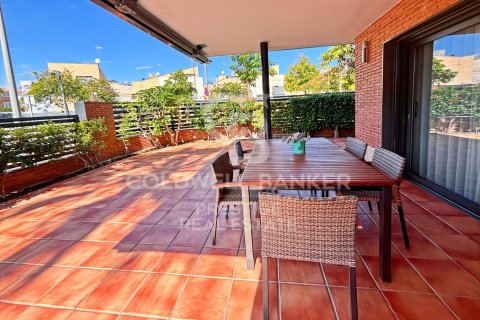 Сasa de 4 dormitorios en venta en Viladecans, Barcelona, Cataluña, Spain № 5547 - foto 2
