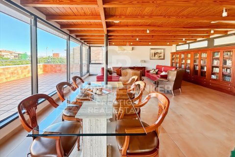 Сasa de 4 dormitorios en venta en Viladecans, Barcelona, Cataluña, Spain № 5547 - foto 3