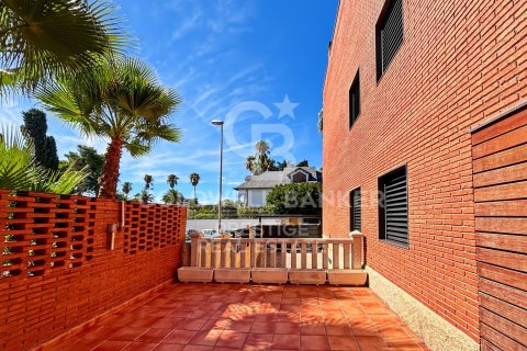 Сasa de 4 dormitorios en venta en Viladecans, Barcelona, Cataluña, Spain № 5547 - foto 26