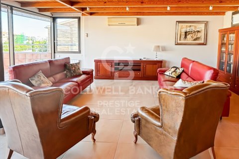 Сasa de 4 dormitorios en venta en Viladecans, Barcelona, Cataluña, Spain № 5547 - foto 4