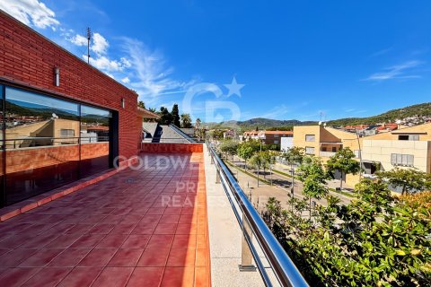 Сasa de 4 dormitorios en venta en Viladecans, Barcelona, Cataluña, Spain № 5547 - foto 5