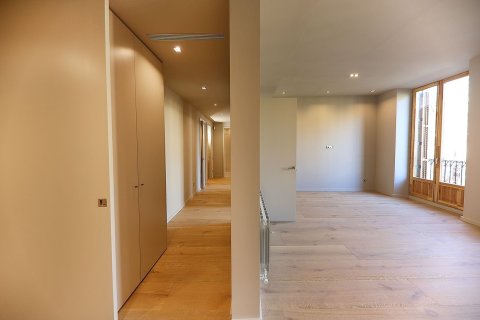 Квартира с 2 спальнями в Старый городе, Барселона, Каталония, Испания № 2463