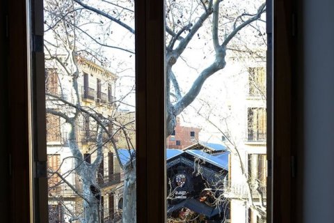 Купить квартиру в Старый город, Барселона, Испания с 2 спальни, 106м², № 2463 - фото 15