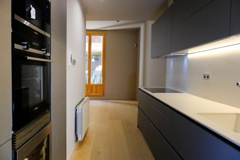 Купить квартиру в Старый город, Барселона, Испания с 2 спальни, 72м², № 2462 - фото 11