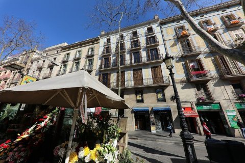 Купить квартиру в Старый город, Барселона, Испания с 2 спальни, 72м², № 2462 - фото 4