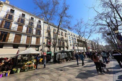 Apartamento de 2 dormitorios en venta en Ciudad Vieja, Barcelona, Cataluña, Spain № 2461 - foto 11