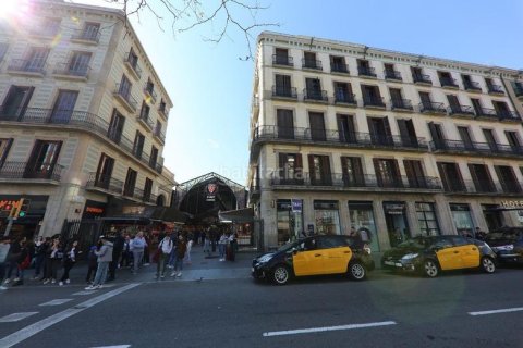 Apartamento de 2 dormitorios en venta en Ciudad Vieja, Barcelona, Cataluña, Spain № 2461 - foto 14
