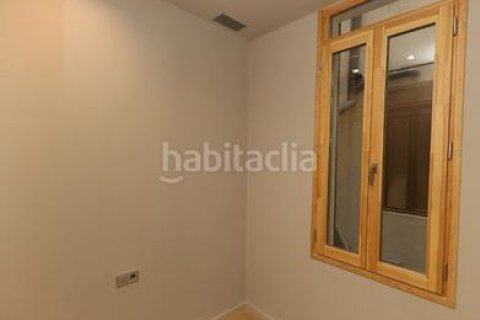 Apartamento de 2 dormitorios en venta en Ciudad Vieja, Barcelona, Cataluña, Spain № 2461 - foto 5