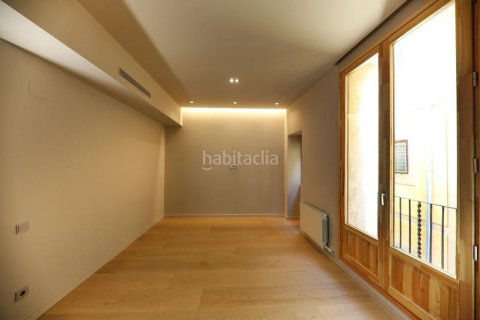 Apartamento de 2 dormitorios en venta en Ciudad Vieja, Barcelona, Cataluña, Spain № 2461 - foto 3
