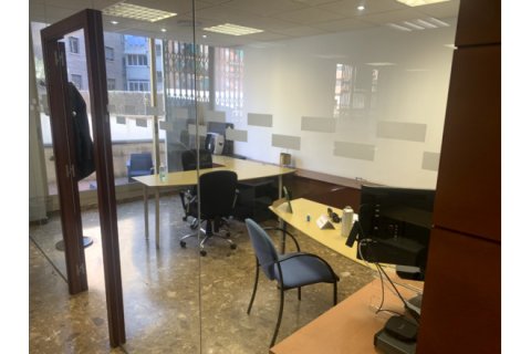 Купить офис в Сантс-Монтжуик, Барселона, Испания студия, 305м², № 2457 - фото 3