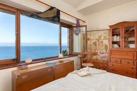 Сasa de 6 dormitorios en venta en Begur, Gerona, Cataluña, Spain № 7090 - foto 14