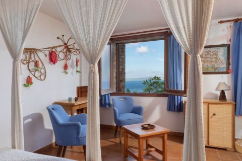 Сasa de 6 dormitorios en venta en Begur, Gerona, Cataluña, Spain № 7090 - foto 6